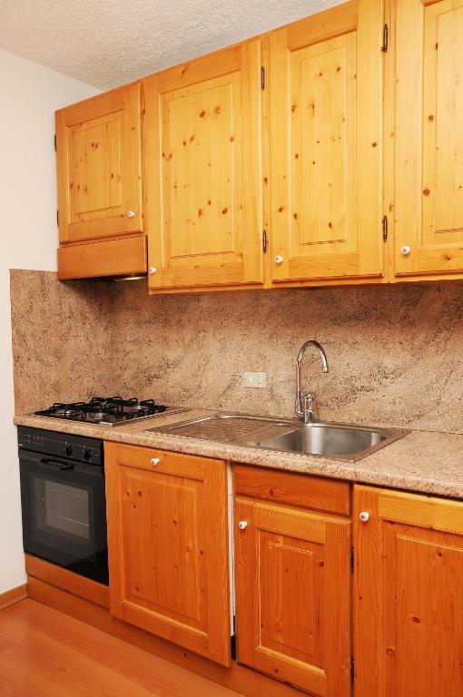 Residence Marisol Camere & Appartamenti - Mezzana Centre Pokoj fotografie