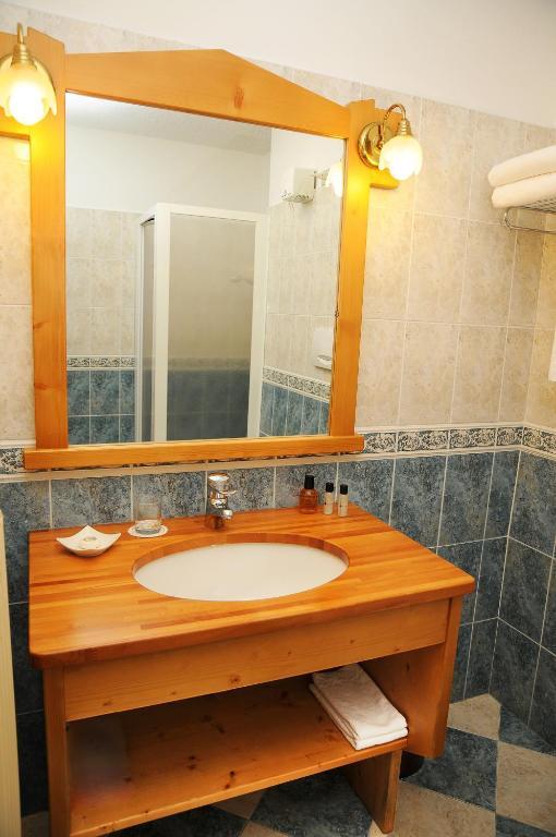 Residence Marisol Camere & Appartamenti - Mezzana Centre Pokoj fotografie